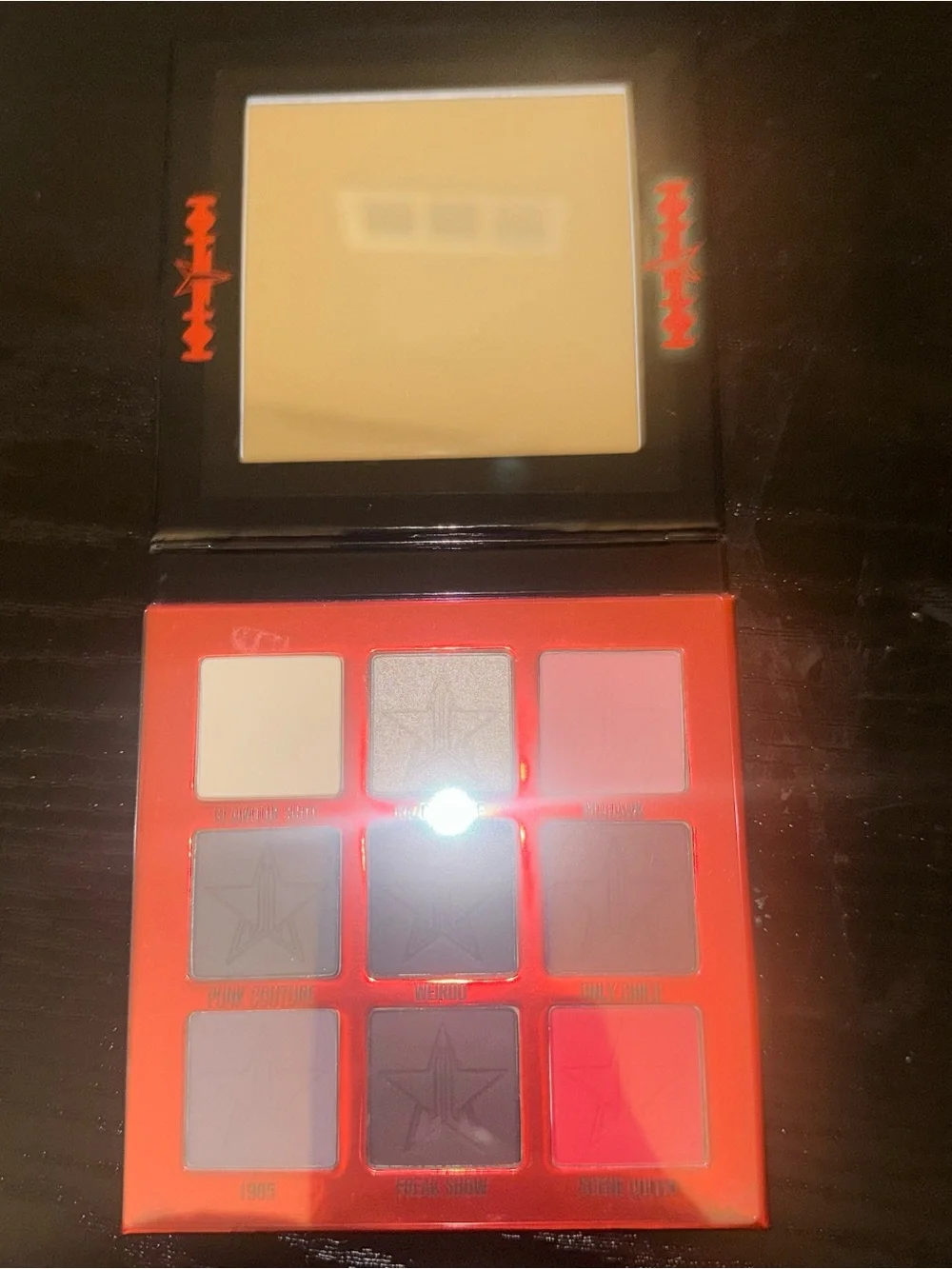 Jeffree Star Weirdo Pallette